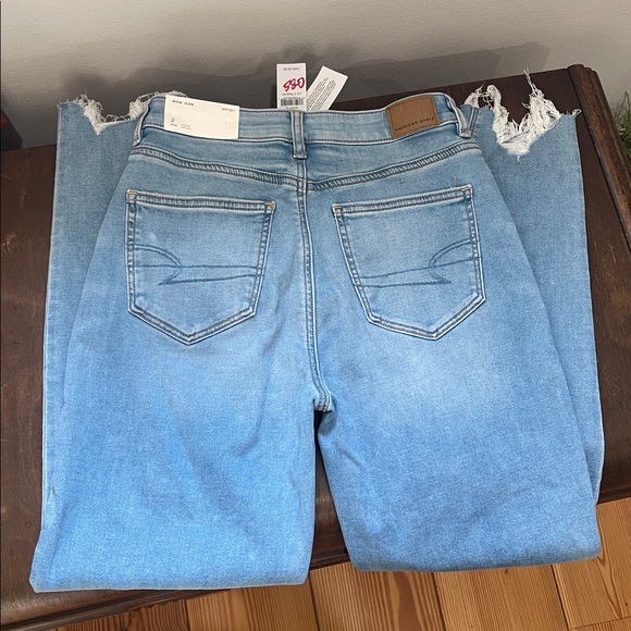 NWT American Eagle Mom Jean, soft knit, High rise. Size 2 (26). - Picture 7 of 7